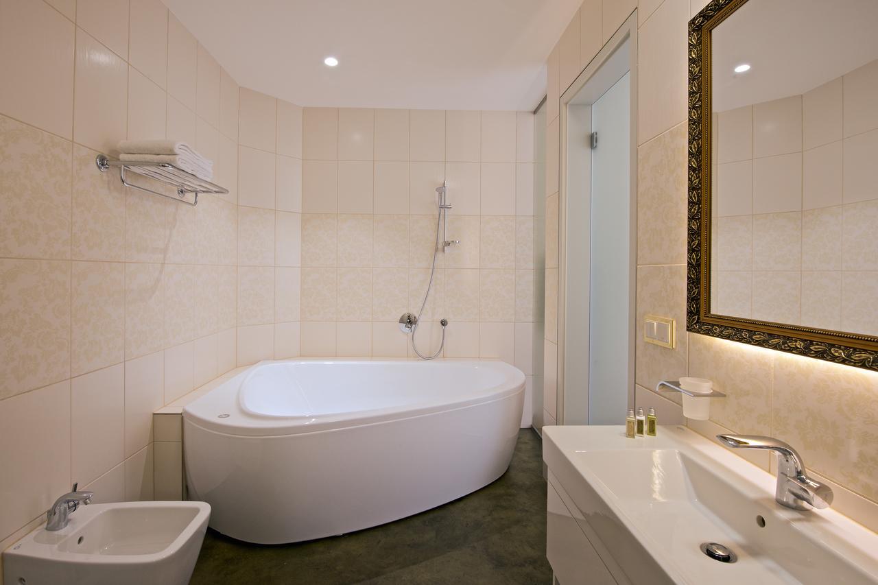 Zamek Ratmerice - Hotel & Resort Eksteriør billede